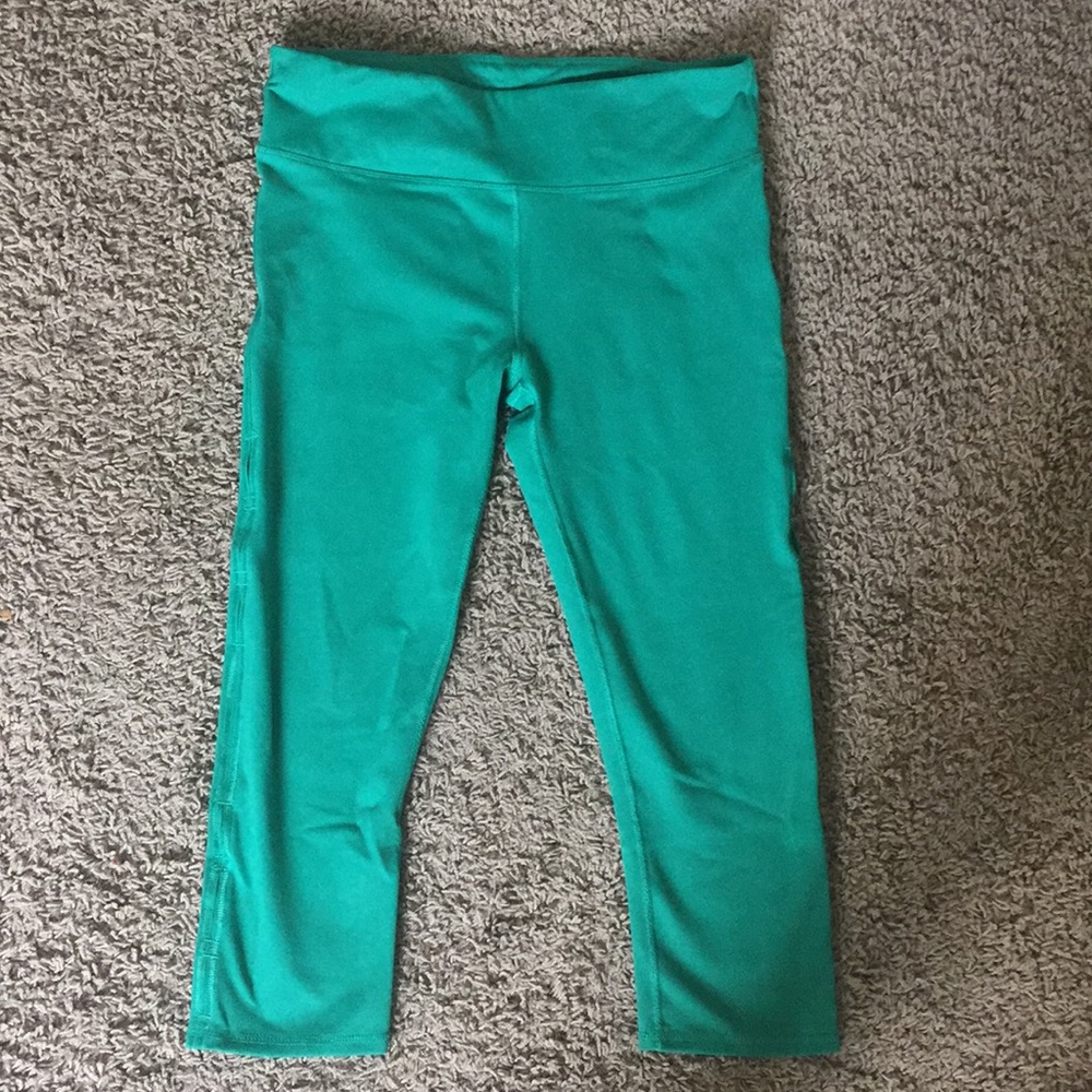Fabletics crop leggings